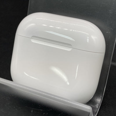 【中古】AirPods 4 MXP93J/A（アクティブノイズキャンセリング搭載）【秋葉原】