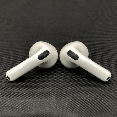 【中古】AirPods 4 MXP93J/A（アクティブノイズキャンセリング搭載）【秋葉原】
