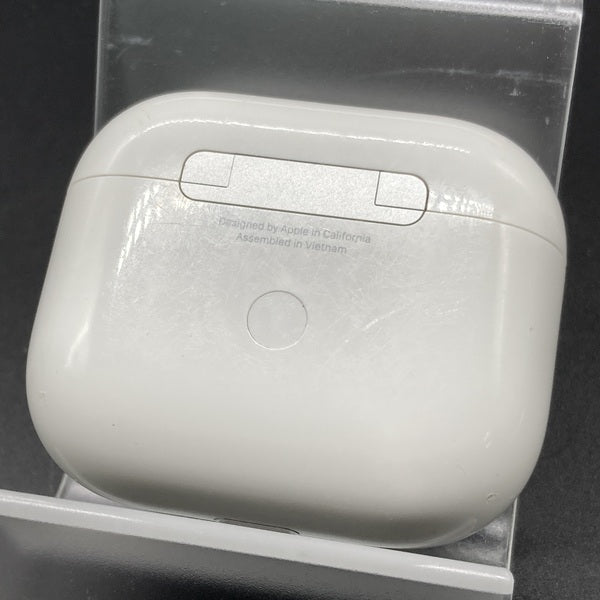【中古】AirPods Lightning 充電ケース (第3世代)【秋葉原】