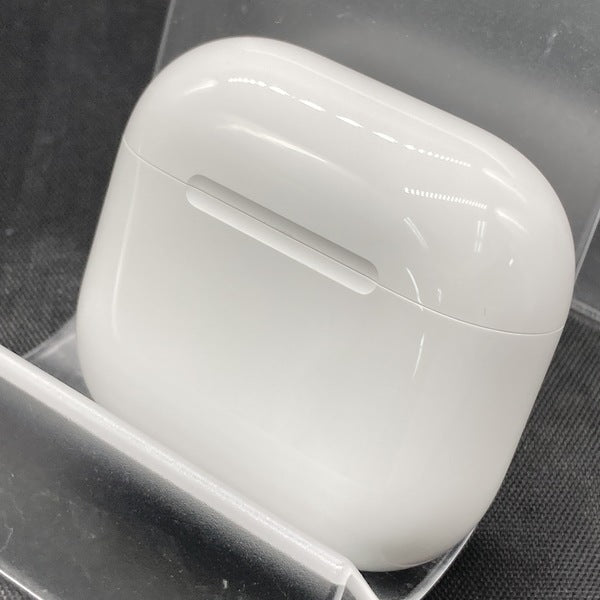 【中古】AirPods 4 MXP93J/A（アクティブノイズキャンセリング搭載）【秋葉原】