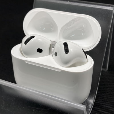 【中古】AirPods 4 MXP93J/A（アクティブノイズキャンセリング搭載）【秋葉原】