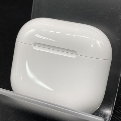 【中古】AirPods 4 MXP93J/A（アクティブノイズキャンセリング搭載）【秋葉原】
