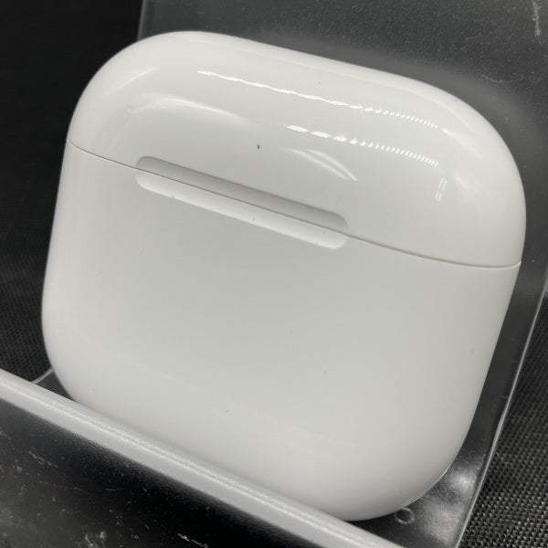 【中古】AirPods 4 MXP93J/A（アクティブノイズキャンセリング搭載）【秋葉原】