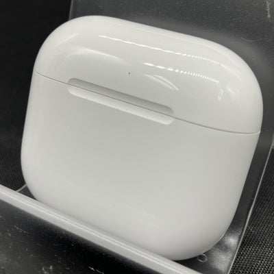 【中古】AirPods 4 MXP93J/A（アクティブノイズキャンセリング搭載）【秋葉原】