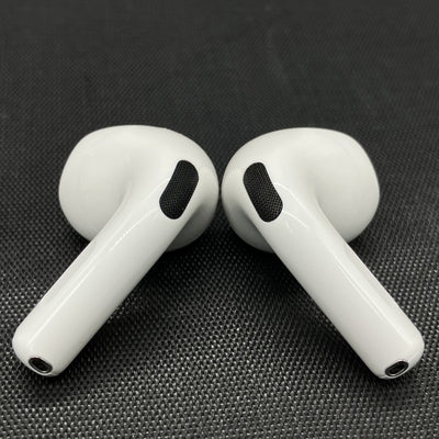 【中古】AirPods 4 MXP93J/A（アクティブノイズキャンセリング搭載）【秋葉原】