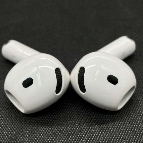 【中古】AirPods 4 MXP93J/A（アクティブノイズキャンセリング搭載）【秋葉原】