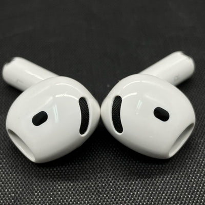 【中古】AirPods 4 MXP93J/A（アクティブノイズキャンセリング搭載）【秋葉原】