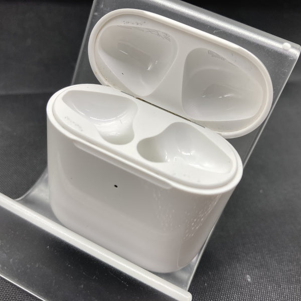 【中古】Wireless Charging Case for AirPods MR8U2J/A(ジャンク・返品不可)【秋葉原】