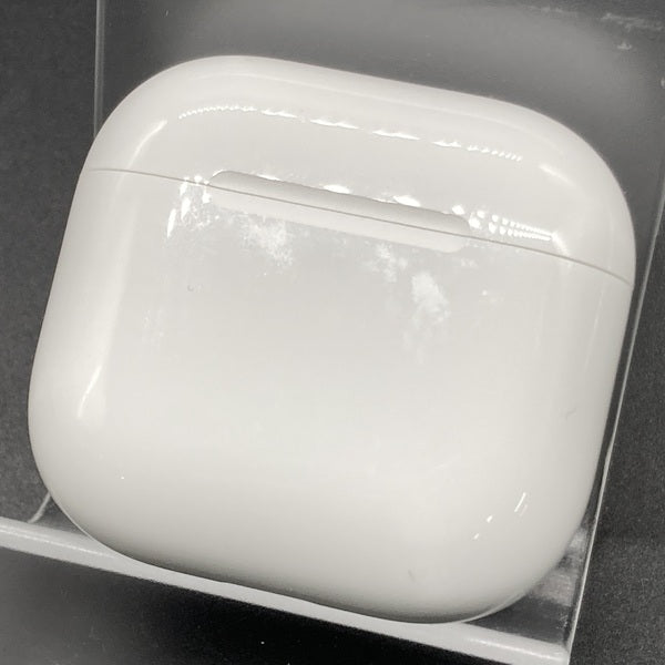 【中古】AirPods 4 MXP93J/A（アクティブノイズキャンセリング搭載）【秋葉原】