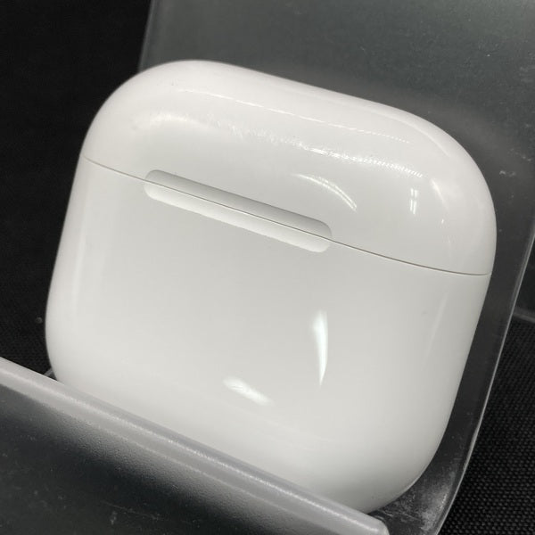 【中古】AirPods 4充電ケース【日本橋】