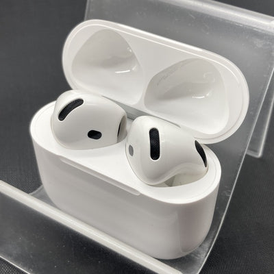 【中古】AirPods 4 MXP93J/A（アクティブノイズキャンセリング搭載）【秋葉原】