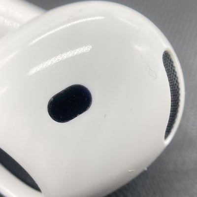 【中古】AirPods 4 MXP93J/A（アクティブノイズキャンセリング搭載）【秋葉原】