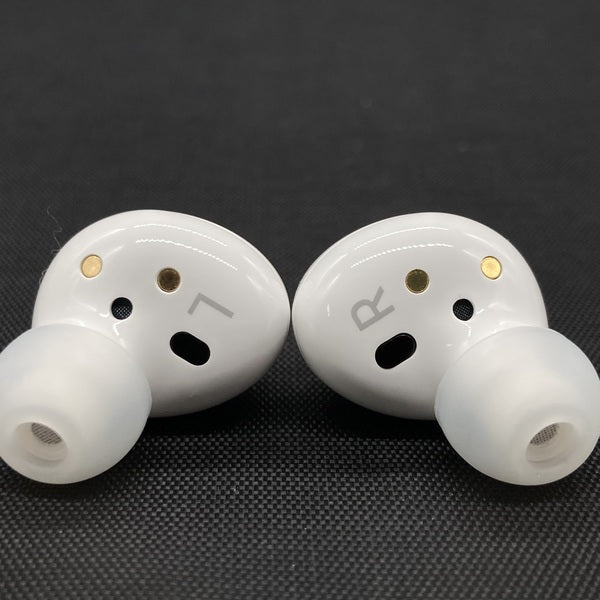 【中古】Galaxy Buds2 White 【SM-R177NZWAXJP】【秋葉原】