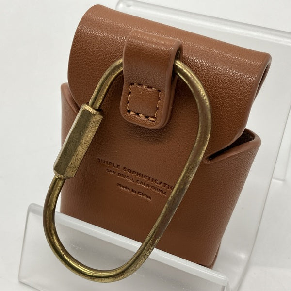 【中古】AIRPODS LEATHER CASE for AirPods ブラウン 【EL_APDCSGLLC_BR】【秋葉原】