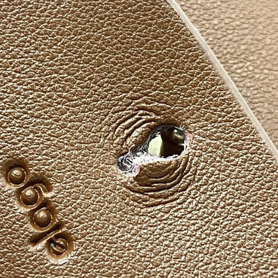 【中古】AIRPODS LEATHER CASE for AirPods ブラウン 【EL_APDCSGLLC_BR】【秋葉原】