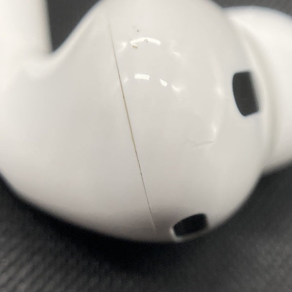 【中古】MagSafe充電ケース(USB-C)付きAirPods Pro(第2世代) MTJV3JA【秋葉原】