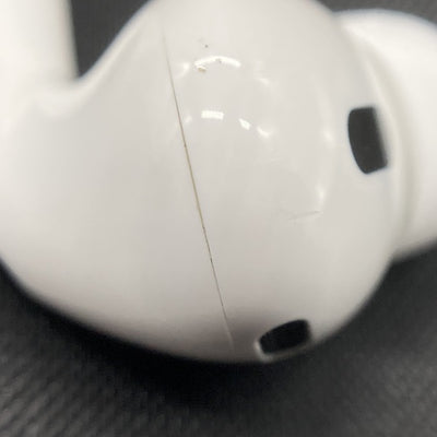 【中古】MagSafe充電ケース(USB-C)付きAirPods Pro(第2世代) MTJV3JA【秋葉原】