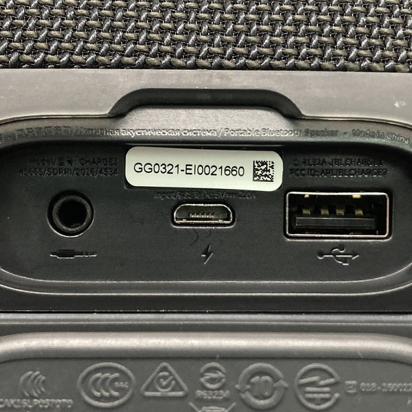 【中古】CHARGE3 ブラック 【JBLCHARGE3BLKJN】【秋葉原】