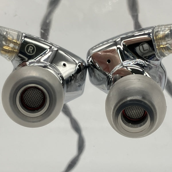 【中古】TITAN S2【秋葉原】