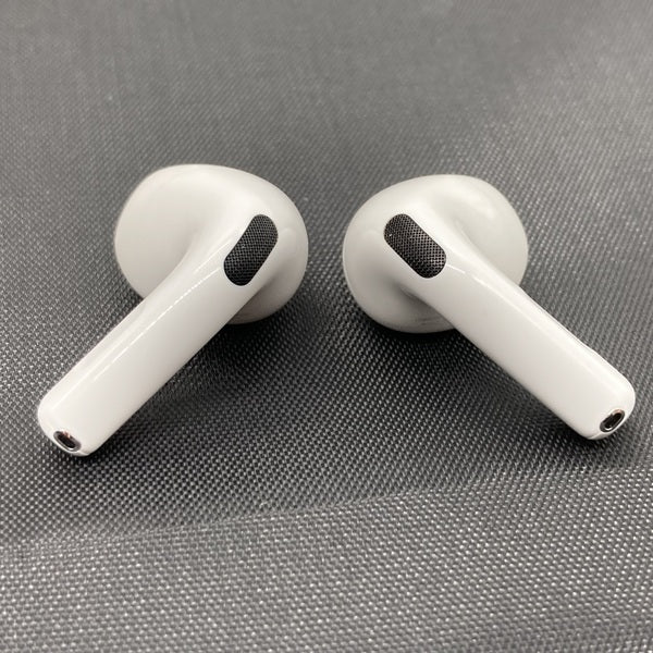 【中古】AirPods 4 MXP93J/A（アクティブノイズキャンセリング搭載）【秋葉原】