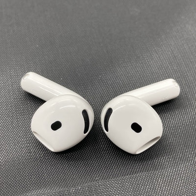 【中古】AirPods 4 MXP93J/A（アクティブノイズキャンセリング搭載）【秋葉原】