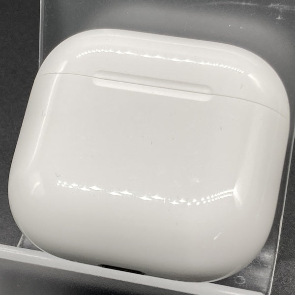 【中古】AirPods 4 MXP93J/A（アクティブノイズキャンセリング搭載）【秋葉原】