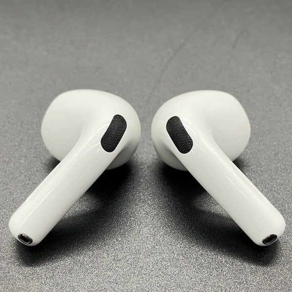 【中古】AirPods 4 MXP93J/A（アクティブノイズキャンセリング搭載）【日本橋】