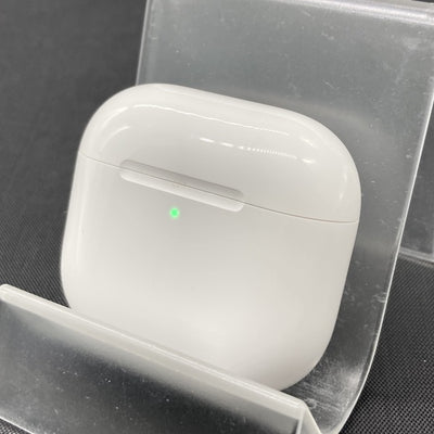 【中古】AirPods 4 MXP93J/A（アクティブノイズキャンセリング搭載）【秋葉原】