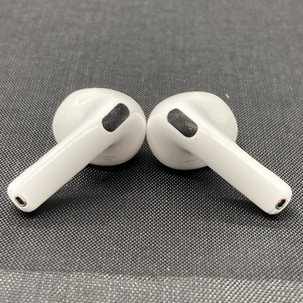 【中古】AirPods 4 MXP93J/A（アクティブノイズキャンセリング搭載）【秋葉原】