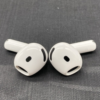 【中古】AirPods 4 MXP93J/A（アクティブノイズキャンセリング搭載）【秋葉原】