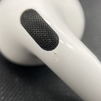 【中古】AirPods 4 MXP93J/A（アクティブノイズキャンセリング搭載）【秋葉原】
