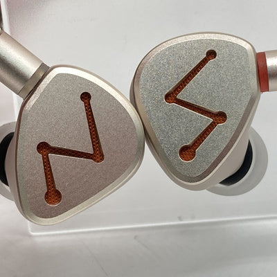 【中古】DZ4【日本橋】