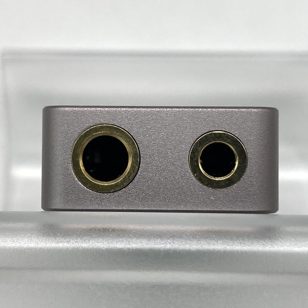 【中古】UA4 チタニウム【秋葉原】