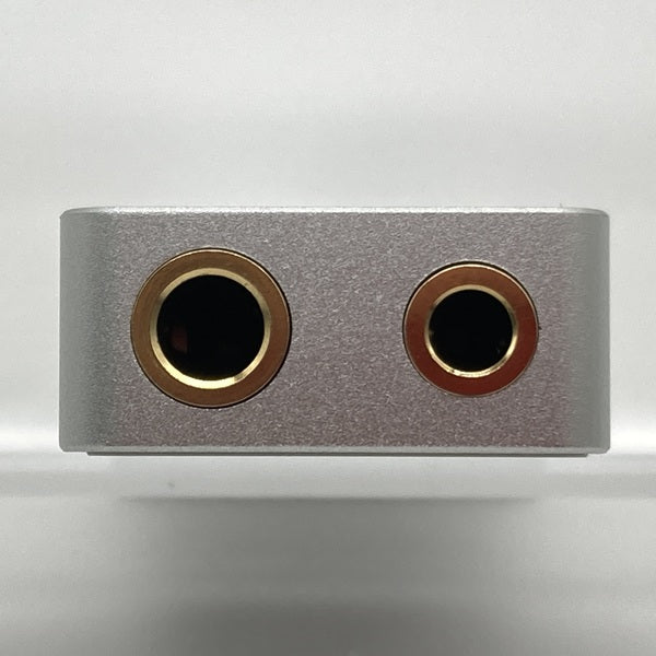 【中古】UA4 シルバー【日本橋】