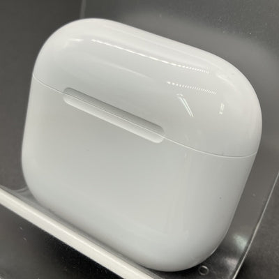 【中古】AirPods 4 MXP93J/A（アクティブノイズキャンセリング搭載）【秋葉原】