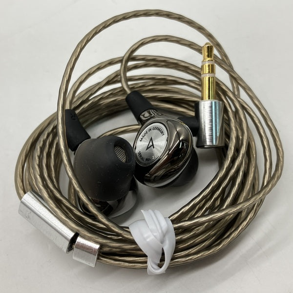 Astell&Kern AK T8iE Mk II イヤホン 中古 やや訳あり Astell&Kern 【中古】AK T8iE MkII 【AK-T8IE-MKII-BLK