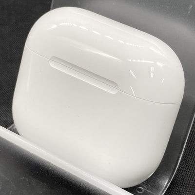 【中古】AirPods 4 MXP93J/A（アクティブノイズキャンセリング搭載）【秋葉原】