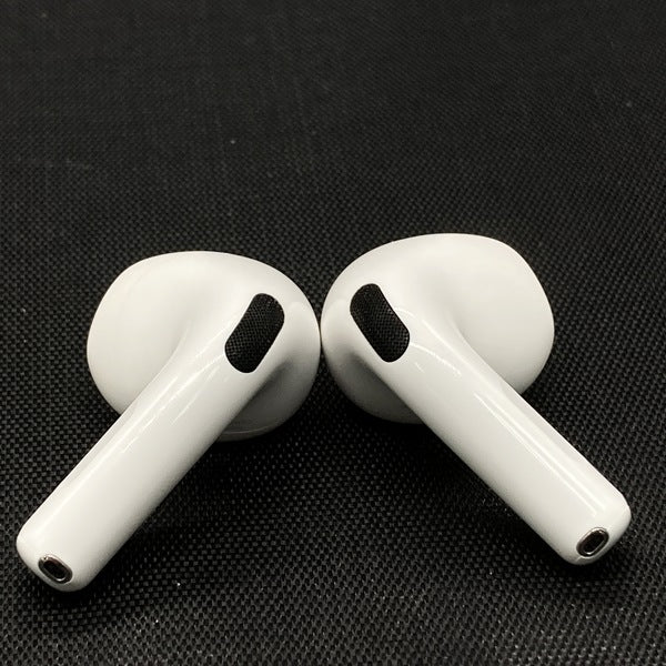 【中古】AirPods 4 MXP93J/A（アクティブノイズキャンセリング搭載）【秋葉原】