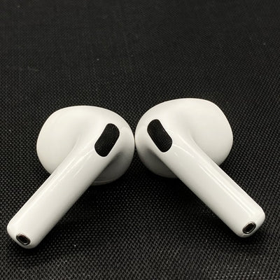 【中古】AirPods 4 MXP93J/A（アクティブノイズキャンセリング搭載）【秋葉原】