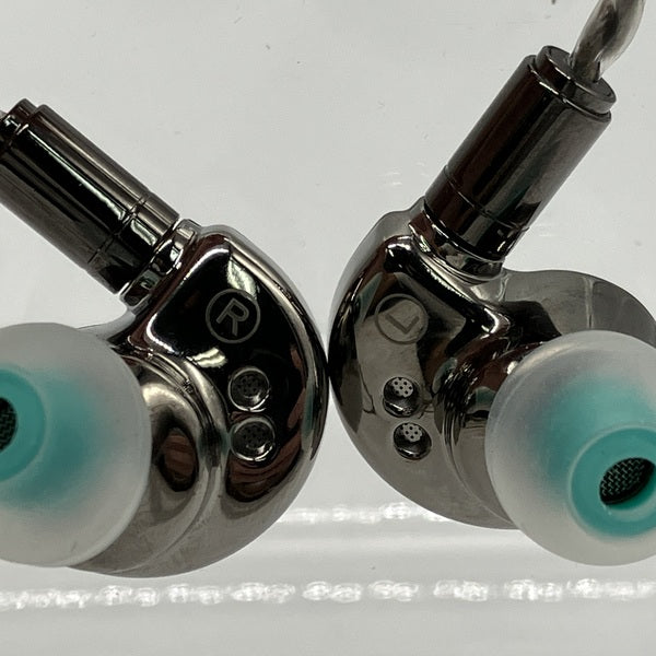 【中古】HAYABUSA ULTRA チタニウムグレイ【秋葉原】