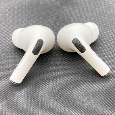【中古】MagSafe充電ケース(USB-C)付きAirPods Pro(第2世代) MTJV3JA【日本橋】