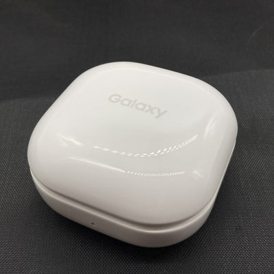 【中古】Galaxy Buds2 White 【SM-R177NZWAXJP】【秋葉原】