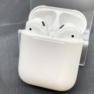 【中古】AirPods with Charging Case MV7N2J/A【日本橋】