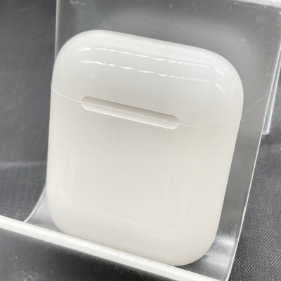 【中古】AirPods with Charging Case MV7N2J/A【日本橋】