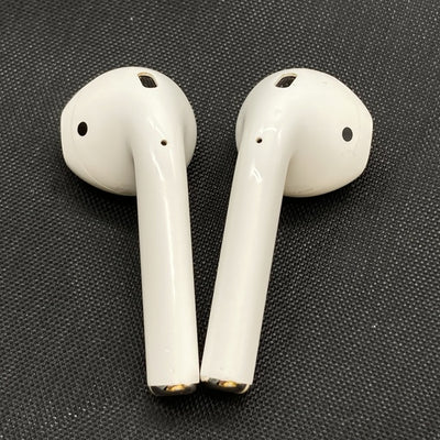 【中古】AirPods with Charging Case MV7N2J/A【日本橋】