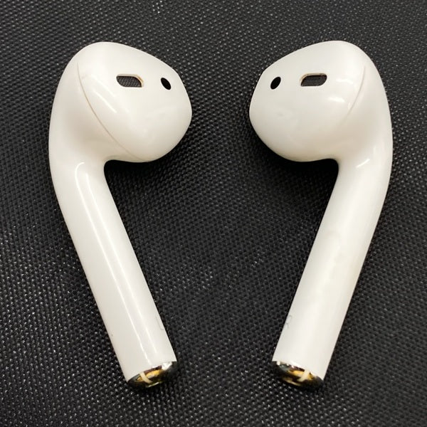 【中古】AirPods with Charging Case MV7N2J/A【日本橋】