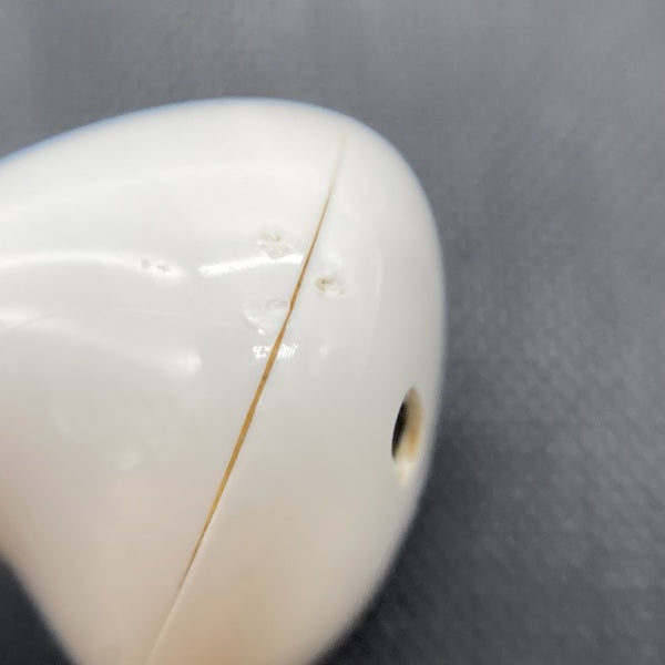 【中古】AirPods with Charging Case MV7N2J/A【日本橋】