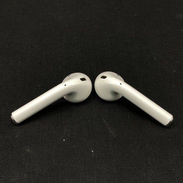 【中古】AirPods with Charging Case MV7N2J/A【秋葉原】