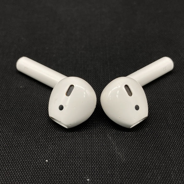 【中古】AirPods with Charging Case MV7N2J/A【秋葉原】