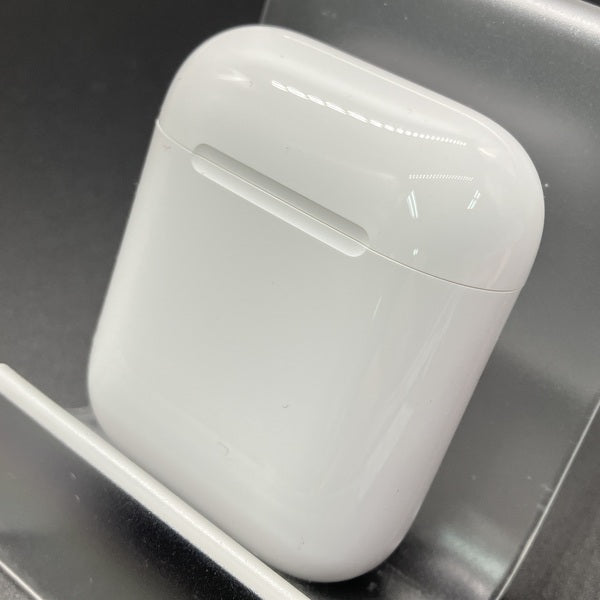 【中古】AirPods with Charging Case MV7N2J/A【秋葉原】